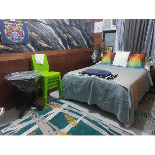 Florida sun condo near lyceum