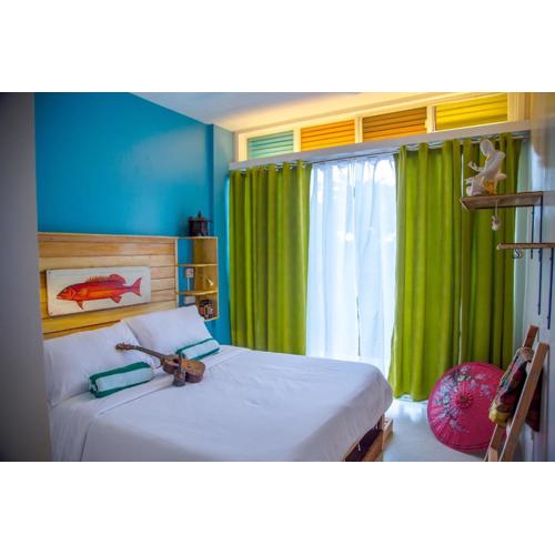 Flotsam and Jetsam Artist Beach Hostel