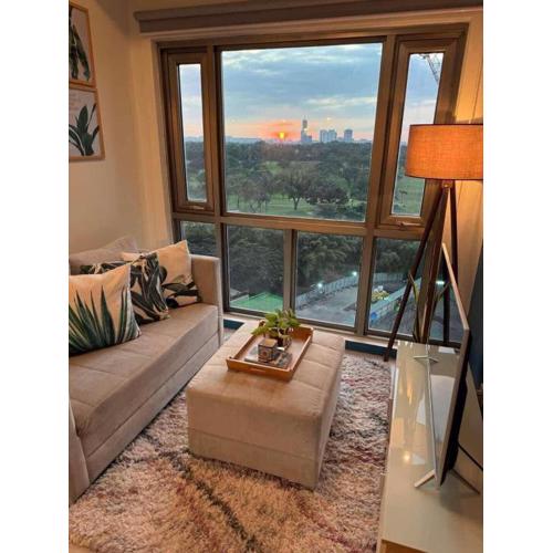 Forbeswood Parklane 1Br with Golf view