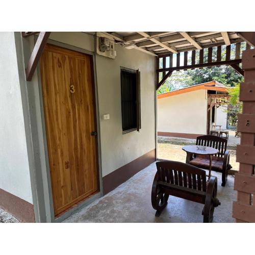 FourTwoEight Mini Fan room