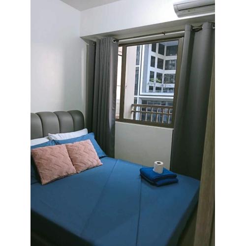 Francheska Suite near Mall of Asia