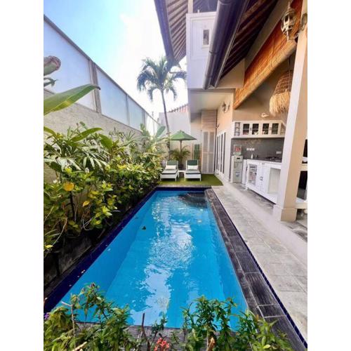 Frangipani Villa Seminyak - 2BR Pool Walk to Beach