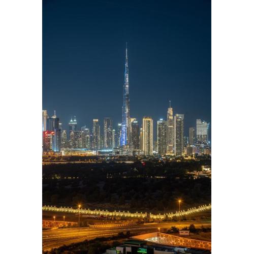 Frank Porter - Binghatti Avenue