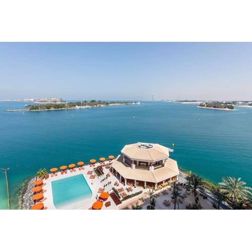 Free Netflix, Sea View, Private Beach & Pool