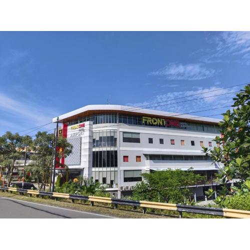 Front One Hotel Airport Solo
