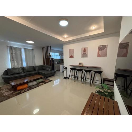 Full AC 4BR & LivingRm entire vacation home at Vigan City