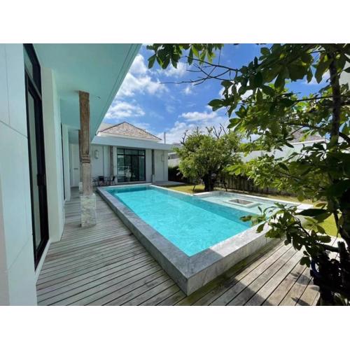 Full Moon现代豪华三卧室泳池别墅 查龙海滩 500 米 查龙码头 普吉大佛 拉威海鲜