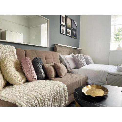 Fully Equipped Premium Suite in Quezon City