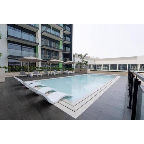 Fully Furnished 1br Jvc Free Pool Parking