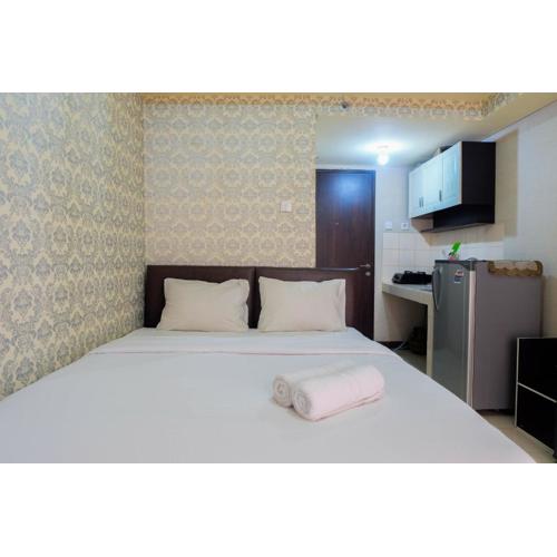 Fully Furnished Studio at Serpong Greenview Apartment By Travelio