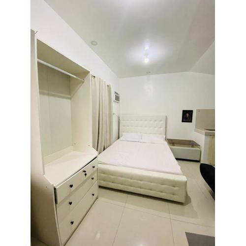 Fully Furnished Studio Type Room with Parking Near Splash Island, Enchanted Kingdom, and Southwoods for Rent Can be long term or short term