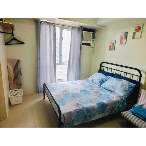 Fully Furnished Studio Unit at Avida Riala with Fast WIFI and Netflix