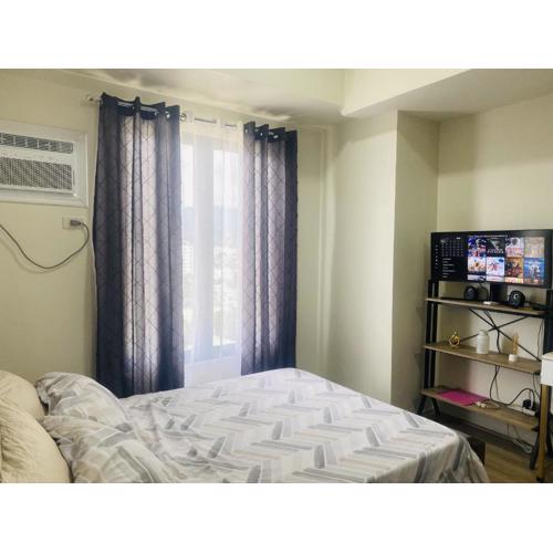 Fully Furnished Studio Unit at The Median with Fast Internet Connection and Netflix