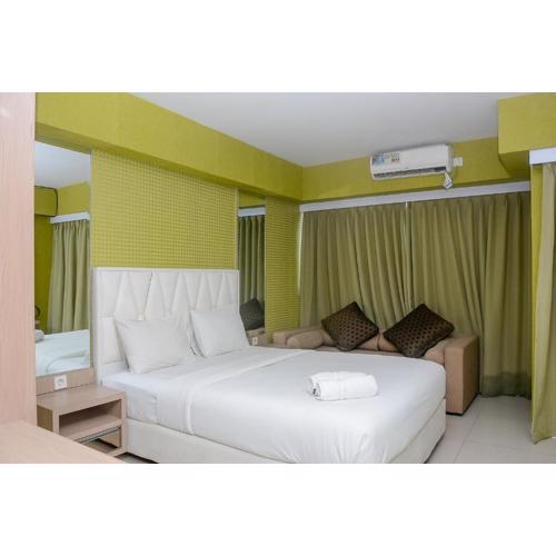 Fully Furnished with Comfortable Design Studio Apartment H Residence By Travelio
