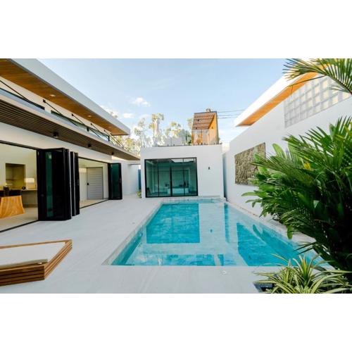 Fully renovated Pool Villa 4BR Bangtao and Layan Beach in Cheong Thalea, Phuket