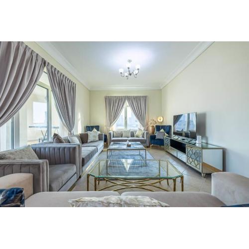 Fully Upgraded, Amazing 3 plus maid at the Palm