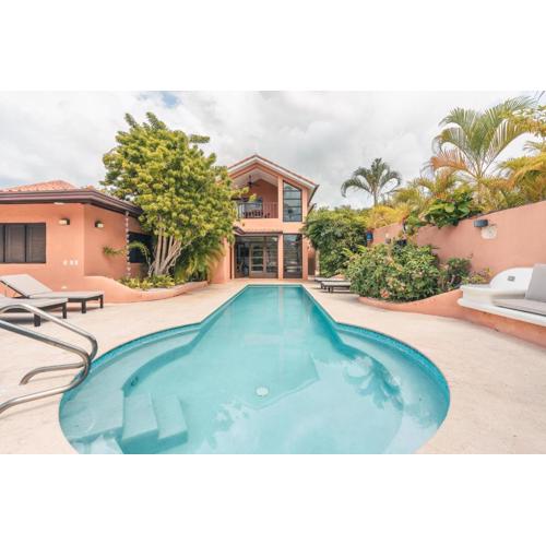 Fun in the sun classic villa at Los Lagos in Casa de Campo