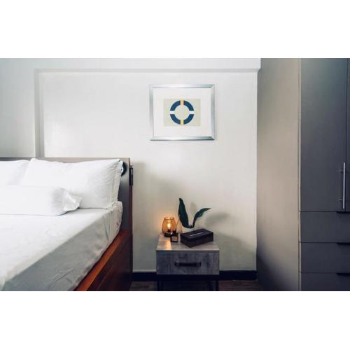 Functional stay near airport, business districts