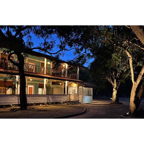 Funky Leopard Safari Lodge Bordering Yala National Park