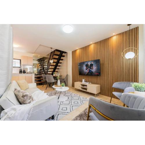 Furnished 3BR Townhouse Near Cebu IT Park with Parking, Fast WiFi, Netflix and More