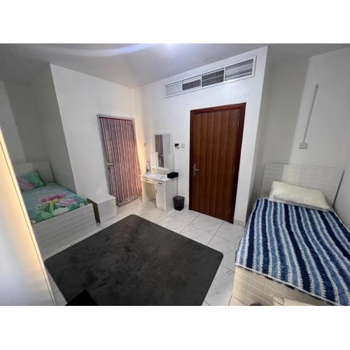 Furnished Regular Room in shared Apartment