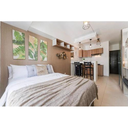 Furnished Studio in Avida Towers Riala, Cebu IT Park with Pool, Fast WiFi, Netflix and More