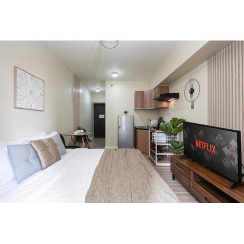 Furnished Studio in Avida Towers Riala, Cebu IT Park with Pool, Fast WiFi, Netflix and More