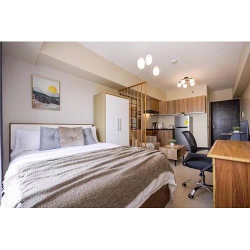 Furnished Studio in Avida Towers Riala, Cebu IT Park with Work Desk, Fast WiFi, Netflix and Pool