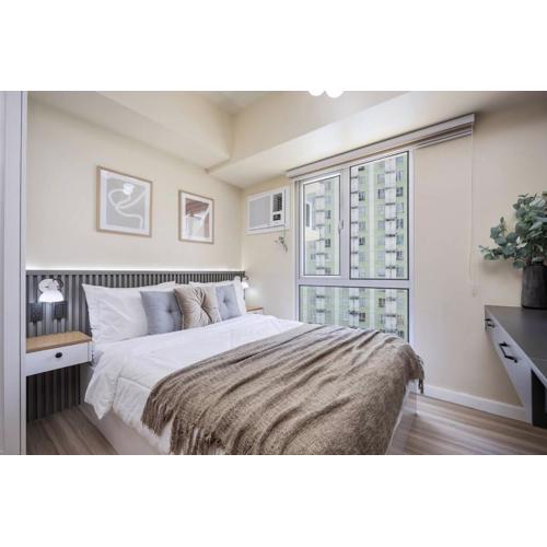 Furnished Studio in Central Cebu Avida Towers Riala, Cebu IT Park with Fast WiFi, Netflix, Pool and More