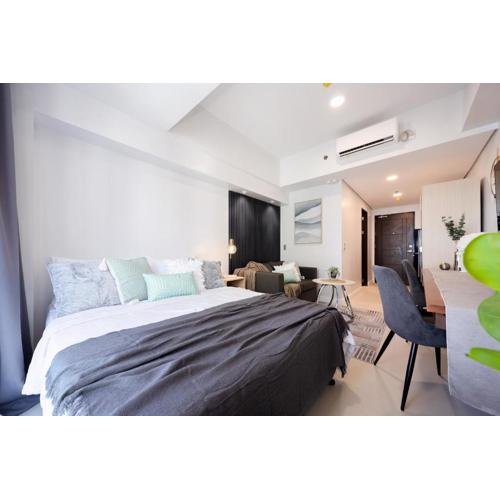 Furnished Studio Rental in Prime Cebu IT Park with Gym, Pool, Fast WiFi and Netflix