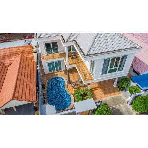 G sunflowe pool villa central