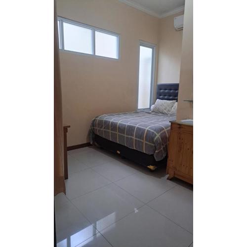 G10 Guest House Near Asia Afrika Bandung