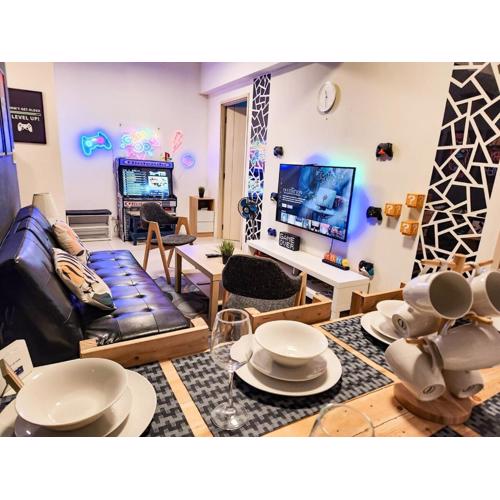 Gaming 2br in Makati with City View Arcade Netflix