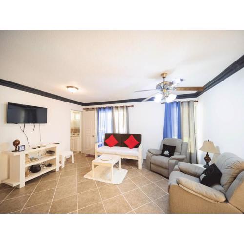 Garden Condos 7 - Central Apartment in Strip