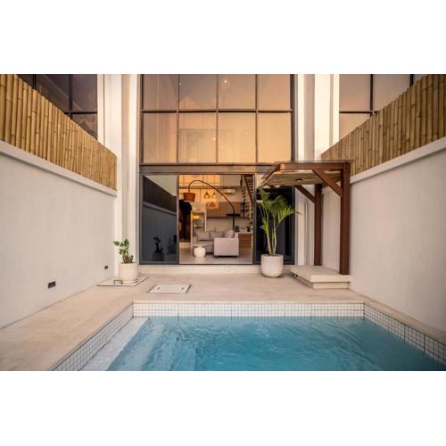 Garita - New Sleek 2BR Canggu Villa, 10 Mins to Beach Life!