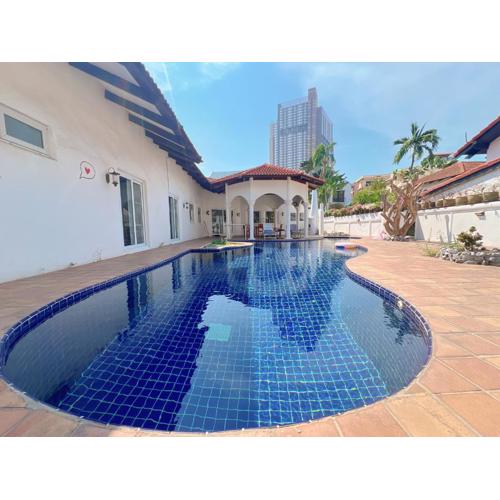 Gary Pool Villa Pattya
