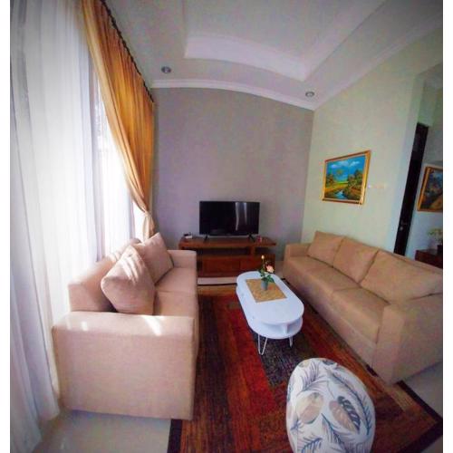 Gated 3BR Residence - 10 mins from Malioboro