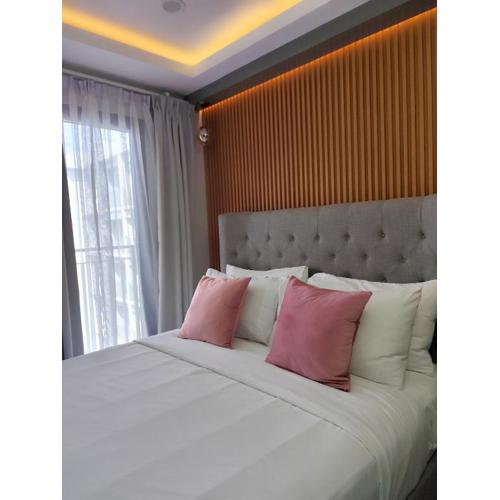 Georgia Luxe Suite at Shore 2 MOA