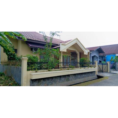 Gestur First House Syariah Hostel