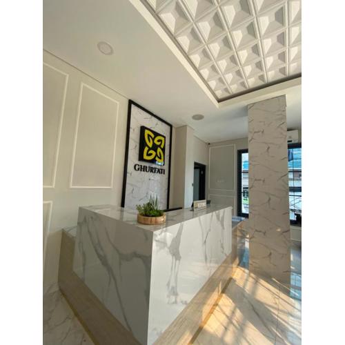 Ghurfati Hotel Wedana