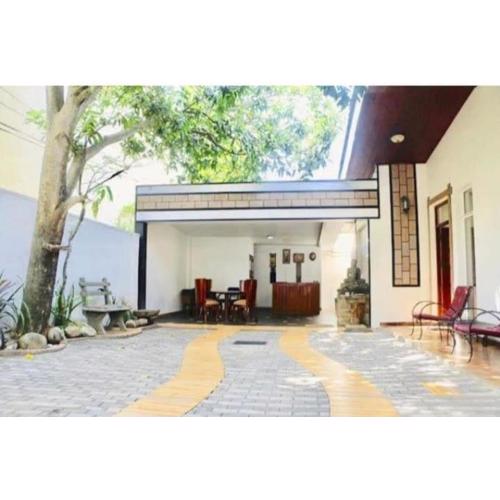 GiBu Art Gallery and Villa