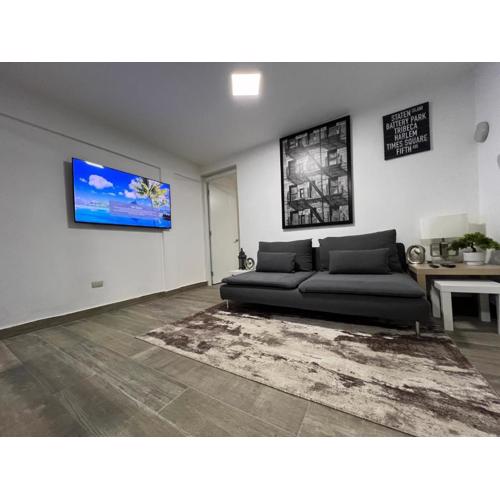 Gino's on the Strip - Pedro Clisante