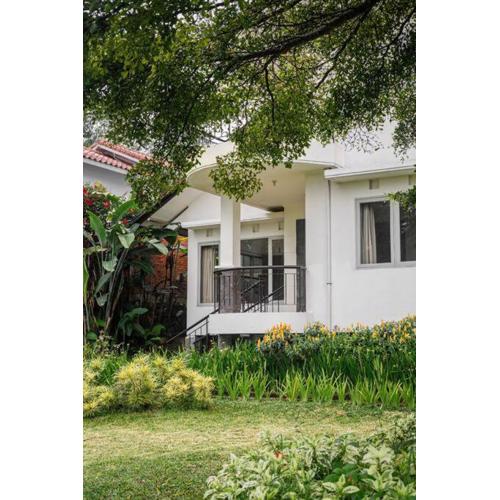 Giri indah Six, Lembang