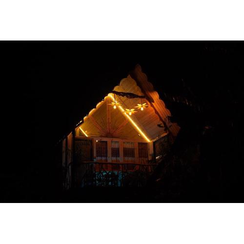 Gisban Wood Cabana & Hostel