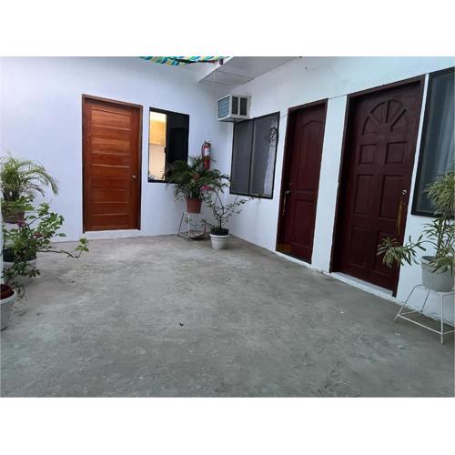 GJES Lodge AND GUESTHOUSE