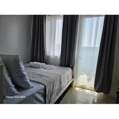 Gleeful House At Shore Residence