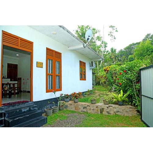 Global Lake Villa Hikkaduwa