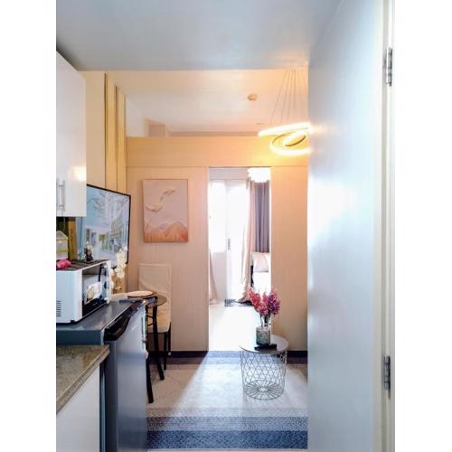 GM STAYCATION - 1 Bedroom, Parking, Gym, Pool, Getaway, Condo