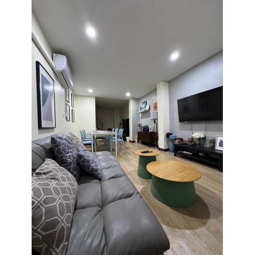 GM6 - Samyan 4floors, 4mins walk to Bantadtong