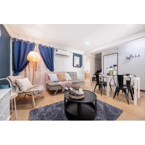 GM7 - Private House Downtown 2mins walk to metro